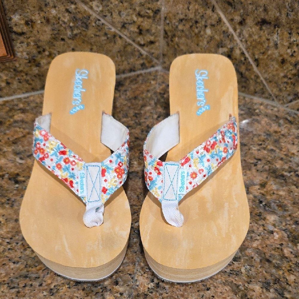 Skechers Floral Sandals - SZ 9.5